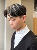 ハイライトセンターパートメッシュダブルカラーツーブロック