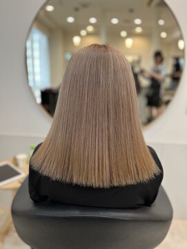 エリス ウメダ(Eliss umeda) ベージュカラー！