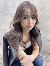 アイリス(AIRIS)&nbsp;アッシュベージュカラー 顔周りカット 韓国風くびれヘア 30代