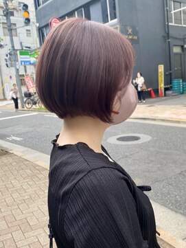 ピンクラベージュ丸みボブ
