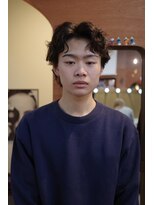 エディ(Edy)&nbsp;メンズセンターパートカルマパーマケアパーマ眉毛カット韓国ヘア