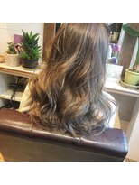 ラレイ(Lalei)&nbsp;＊ベージュカラーハニーヘア　辻幸奈　表参道