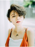 クールな耳掛けショート