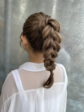 マーリー(marlee) 編み込みアレンジ