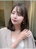 顔周りレイヤーカットくびれヘアミルクティーベージュカラー
