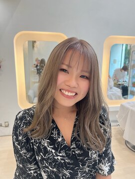 レム(REM) グレージュ