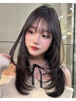 ベル 新宿(Belle)&nbsp;韓国ヘア　レイヤー　暗髪　小顔カット　グレージュ　前髪カット