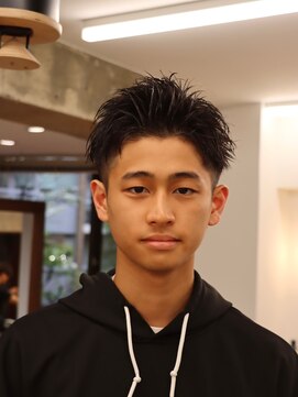 ザデイトウキョウ 表参道 青山(THE DAY TOKYO) MEN’S/サーフカール/刈り上げセンターパート/表参道駅/青山