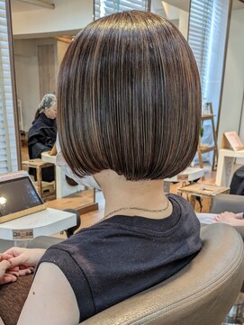 ヘアスタジオルース(HAIR STUDIO LUZ) 40代50代60代の大人ボブ/白髪ぼかしハイライト/堀江/北堀江