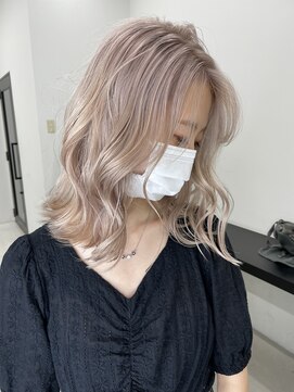 エゴル ナゴヤサカエ(ENGOL NAGOYA SAKAE) 柔らかいホワイトベージュ