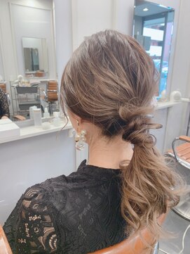 デプレ アール(des-pres R) シンプルなアップスタイル