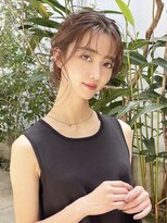 遅れ毛が可愛いお呼ばれアレンジ　お団子　シニヨン二次会結婚式