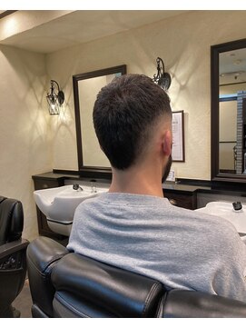 スカイマスターバーバー 渋谷(SKY MASTER BARBER) モヒカンスキンフェード<理容室>[床屋/シェービング/渋谷]