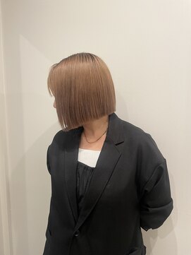 ユニコ(unico) ボブ/ショート/ミディアム/中明度/ベージュ