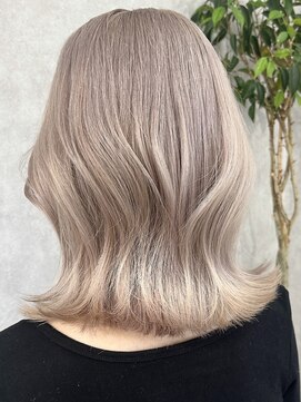 ロウル 渋谷(LOWRL) シルキーベージュ/ケアブリーチカラー