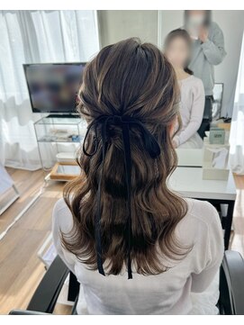 オウン(AUN) ハーフアップ