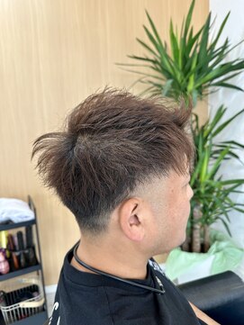 ホワイト(White) ツーブロマッシュスパイキーショートアップバングVer.