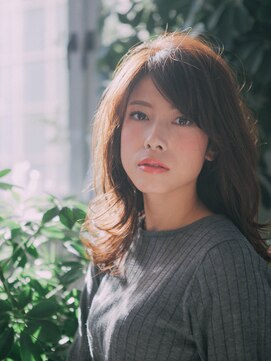 フェティッシュ(fetish) 肩のハネ感が可愛いレイヤースタイル