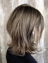 ヘアデザイン ファブロ(hair design FABRO.)&nbsp;スモーキーベージュカラー×軽めボブ◎