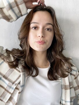 アイティーバイアルバム 藤沢店(IT by ALBUM) ゆるウェーブ_カーキグレージュフェザーバング_8265