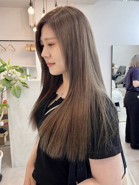 シーン(SCEN) 透明感ベージュ　ハイトーンカラー　グレージュアッシュ