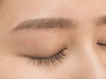 【髪だけでなく、まつ毛や眉毛もトータルケア♪】まつ毛眉毛サロンが併設!
