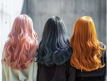 フラッグ(flag)の写真/【西宮北口駅すぐ】最旬スタイルに個性をプラス!外国人風カラー/インナーカラー/Wカラー/グラデーションetc
