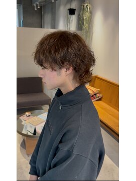 ミリ(milli Produce by ITAKURA) シャドウパーマウルフ