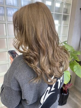 ジゼル 小倉(GiseL) 王道ベージュ【かじ】/ GiseL小倉@kaji_de_experiences