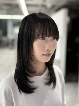 キートス(Kiitos) 重めバング×ナチュラルレイヤー　今流行りスタイル