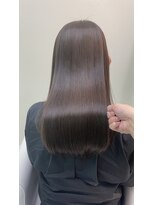 エラ(Ella)&nbsp;フォギーグレージュで透明感ツヤ髪に