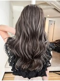 ハイライトショートヘアレイヤーカットイルミナカラー