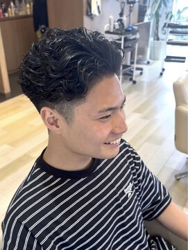 シアン(cyan) 【cyan】オールバックパーマ