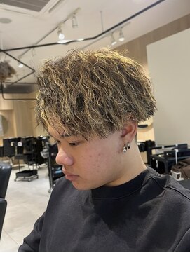 レボ 片町店(Revo) 金メッシュ×ツイストスパイラル50%