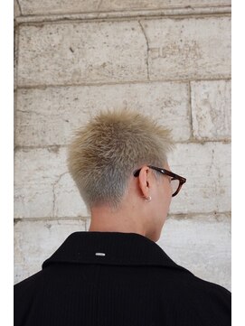 イージーボールド(Yeezy Bold) 【ブリーチショート】大人のベリーショートスタイル