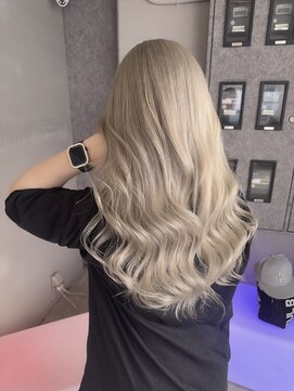 ラニシス ヘアー(Lanisis Hair) ホワイトベージュ