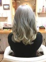 ケーアールツーエス 鳳店(KR2S)&nbsp;☆スカイホワイト☆【KR2S 鳳】sugar 072-260-3626