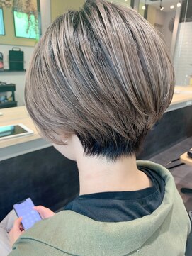 ハブ(hub) コントラストハイライト【hub(hair)天神今泉】