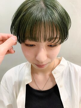 テトヘアー(teto hair) マッシュショート、オリーブカラー、グリーン、ブリーチ