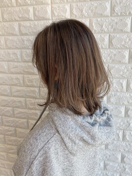 クイントネオリーブ 自由が丘正面口店(quint:neolive) 外ハネレイヤー　ベージュカラー