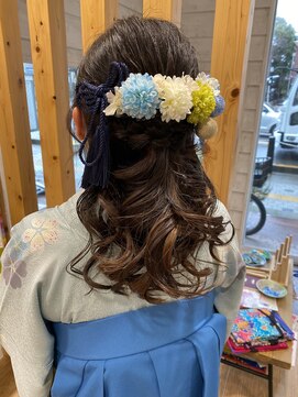 ハコブネ(Hacobune) 卒業式 袴に似合うハーフアップ