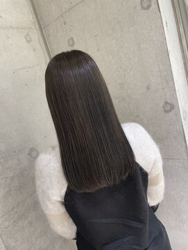 リビンバイアフロート(Livin by afloat) 切りっぱなし　暗髪ミントグレージュ　おおたかの森