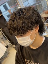 ラヴィズムバイフィフス(LUVISM by fifth)&nbsp;波巻きスパイラルパーマウルフカットツイストパーマメンズパーマ