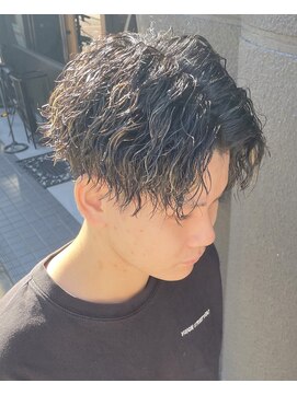 フリーク バーバーショップ 都島店(FREAK BARBER SHOP) 縦落ちツイストスパイラルパーマ女子ウケセンターパート