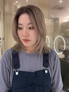 マイル 渋谷(mile) 【SATSUKI】ミディアムレイヤー / 根元デザインハイトーン