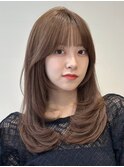 顔周りレイヤーカットくびれヘアミルクティーベージュカラー