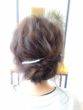 ランガリ ヘアアンドスパ(Rangali Hair&Spa) 波巻きでルーズなヘアセット