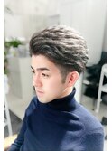 爽やかアップバングビジネスヘア