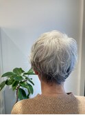 グレイヘアショート
