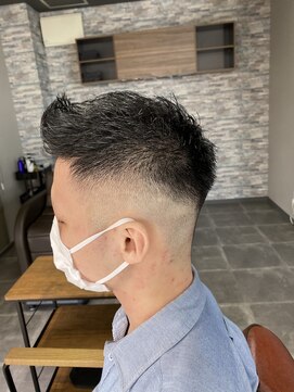 メンズサロン ハリウッド(HOLLYWOOD) 【スキンフェード】フェード×アップバング